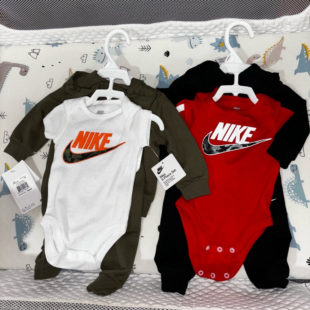 3month Two brand new baby Nike outfits (3 piece set)